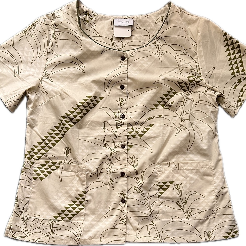 Sig Zane Women's Button Down Shirt in Cream and Olive